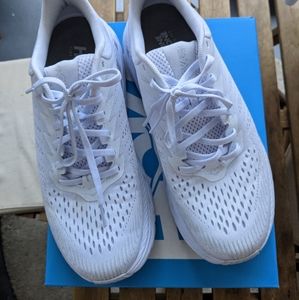 Outdoor Voices Hoka One One Clifton 7